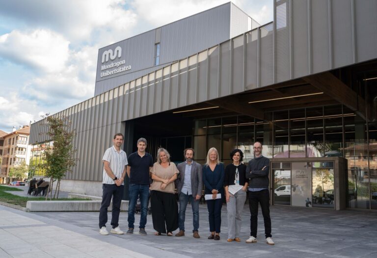Hazikoop y Mondragon Unibertsitatea firman un convenio para impulsar el emprendimiento tecnológico y cooperativo en Euskadi